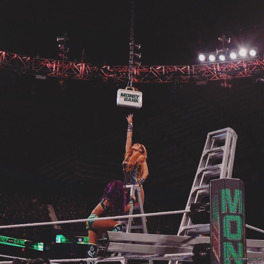 BeckyLynchWWE-1008517521387991041-20180617_201129-img1.jpg