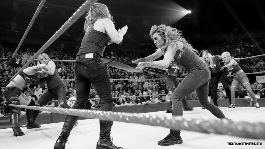 BeckyLynchWWE-1077913532086321157-20181226_070627-img1.jpg