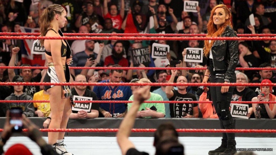 BeckyLynchWWE-1092226095599022080-20190203_185928-img1.jpg