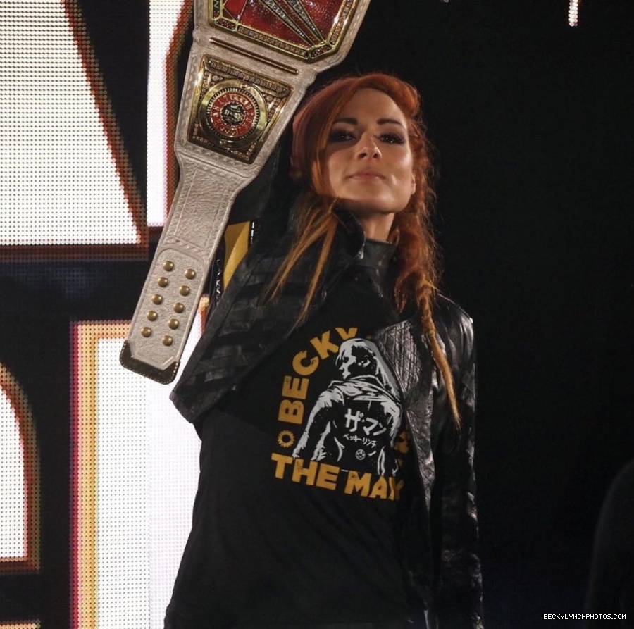 BeckyLynchWWE-1150153239184236544-20190713_162115-img1.jpg