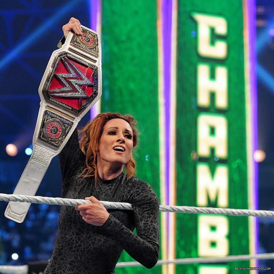 BeckyLynchWWE-1495116615343611908-20220219_132233-img1.jpg