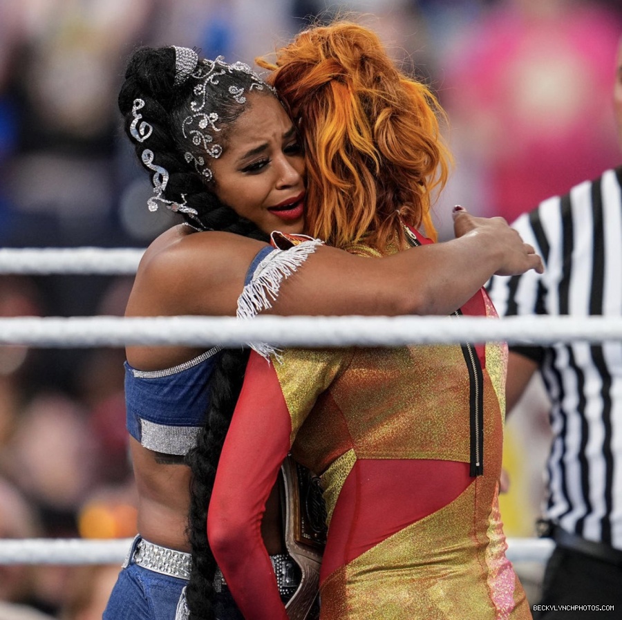 BeckyLynchWWE-1553833133144932355-20220731_150102-img1.jpg