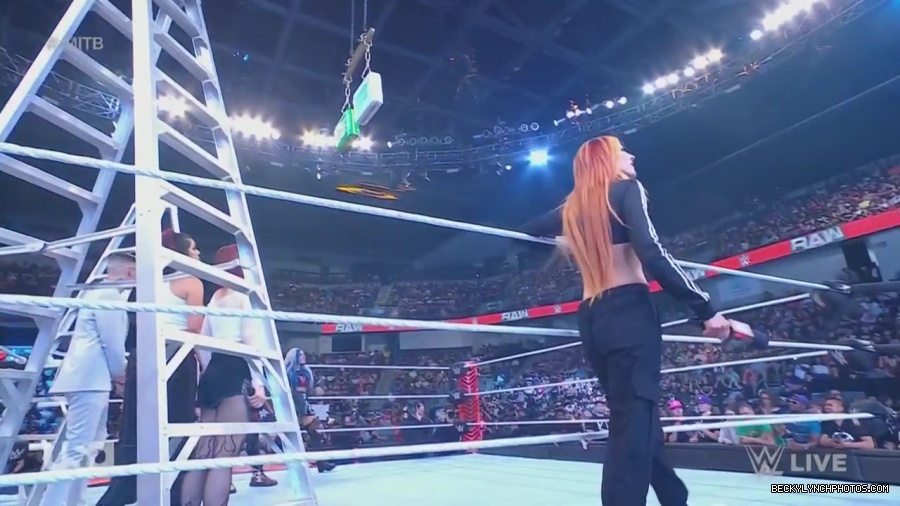 WWE_Monday_Night_Raw_2023_06_26_720p_HDTV_x264-NWCHD_mp41297.jpg
