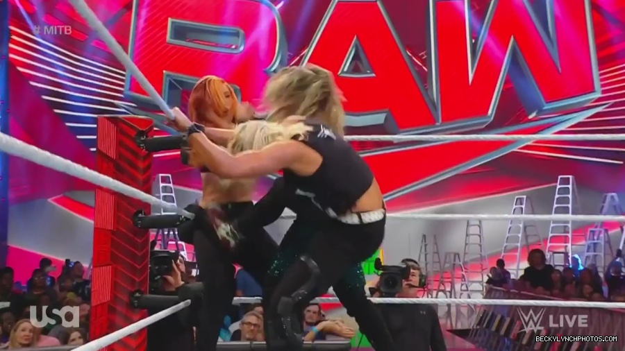 WWE_Monday_Night_Raw_2023_06_26_720p_HDTV_x264-NWCHD_mp41569.jpg