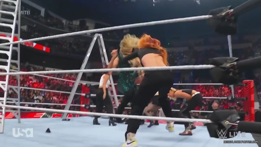 WWE_Monday_Night_Raw_2023_06_26_720p_HDTV_x264-NWCHD_mp41578.jpg