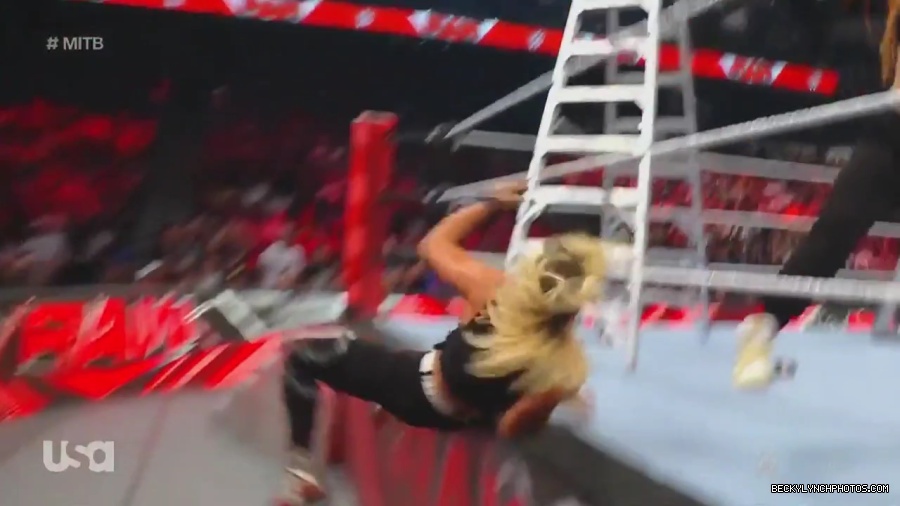 WWE_Monday_Night_Raw_2023_06_26_720p_HDTV_x264-NWCHD_mp41584.jpg