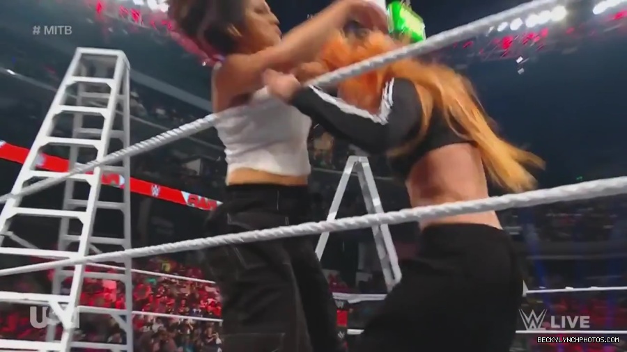 WWE_Monday_Night_Raw_2023_06_26_720p_HDTV_x264-NWCHD_mp41586.jpg
