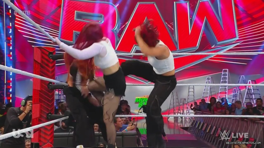WWE_Monday_Night_Raw_2023_06_26_720p_HDTV_x264-NWCHD_mp41591.jpg