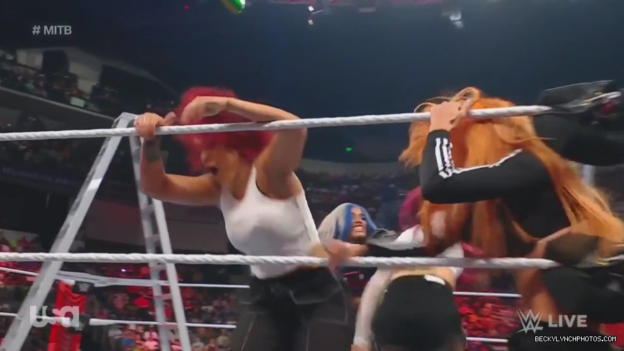 WWE_Monday_Night_Raw_2023_06_26_720p_HDTV_x264-NWCHD_mp41595.jpg