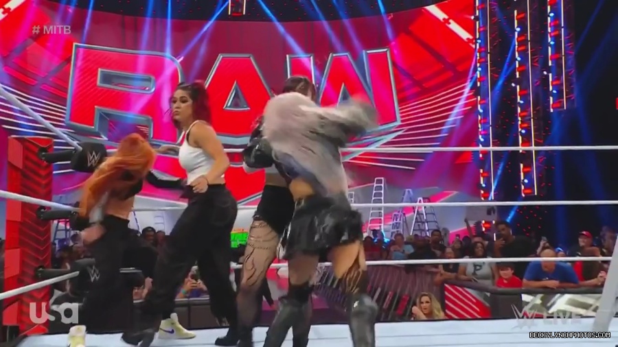 WWE_Monday_Night_Raw_2023_06_26_720p_HDTV_x264-NWCHD_mp41597.jpg