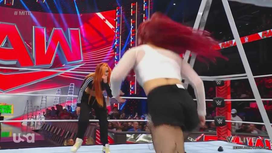 WWE_Monday_Night_Raw_2023_06_26_720p_HDTV_x264-NWCHD_mp41618.jpg