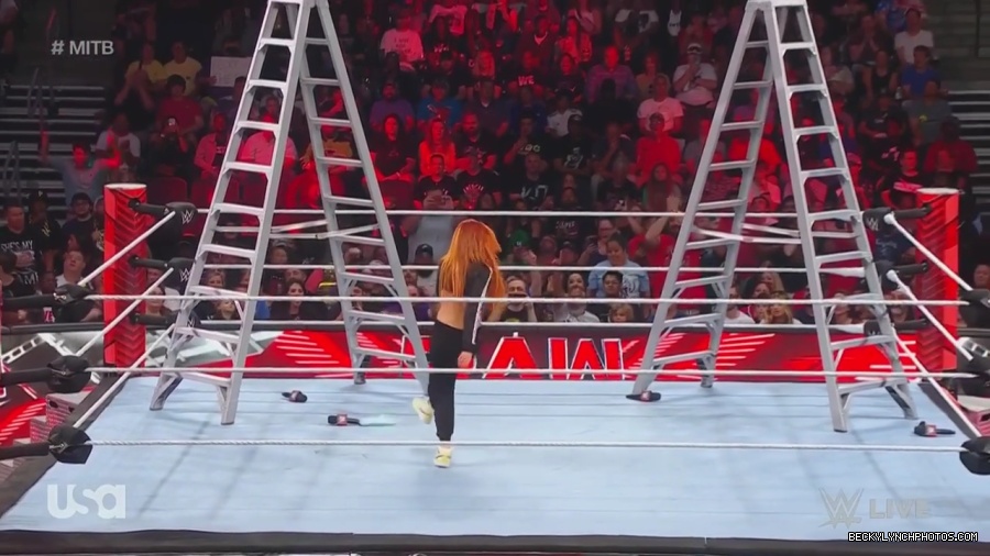 WWE_Monday_Night_Raw_2023_06_26_720p_HDTV_x264-NWCHD_mp41637.jpg