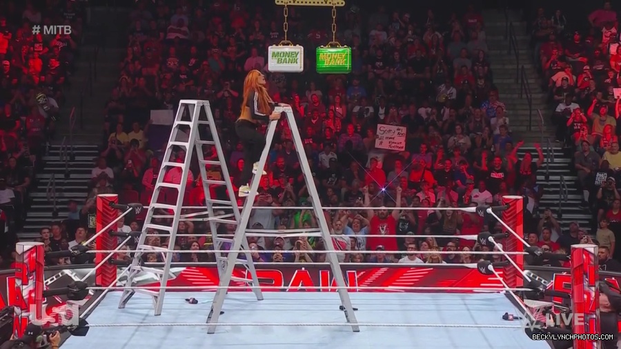 WWE_Monday_Night_Raw_2023_06_26_720p_HDTV_x264-NWCHD_mp41647.jpg