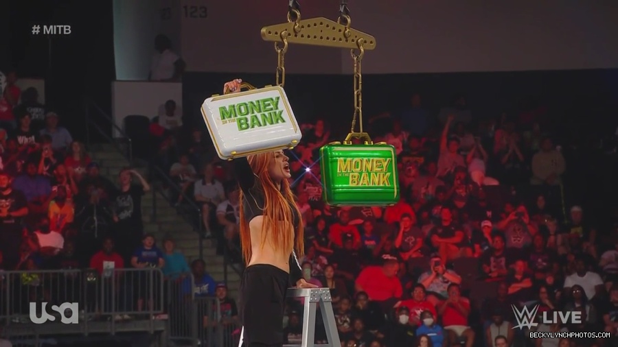 WWE_Monday_Night_Raw_2023_06_26_720p_HDTV_x264-NWCHD_mp41660.jpg