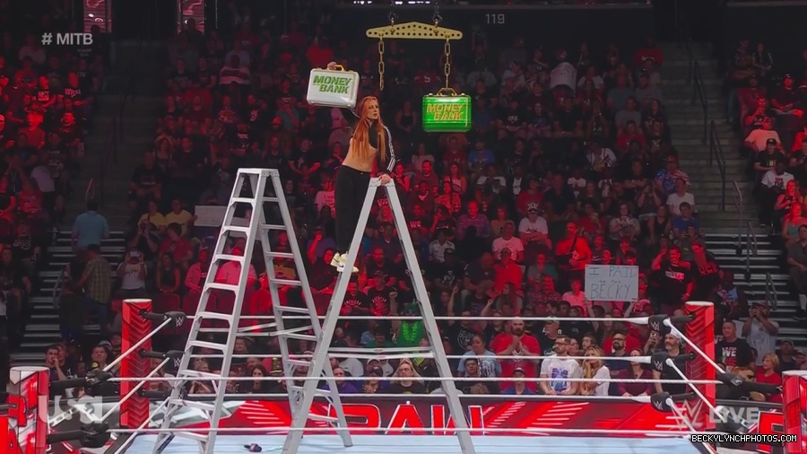 WWE_Monday_Night_Raw_2023_06_26_720p_HDTV_x264-NWCHD_mp41687.jpg