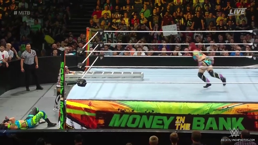 Womens_MITB_mp40183.jpg