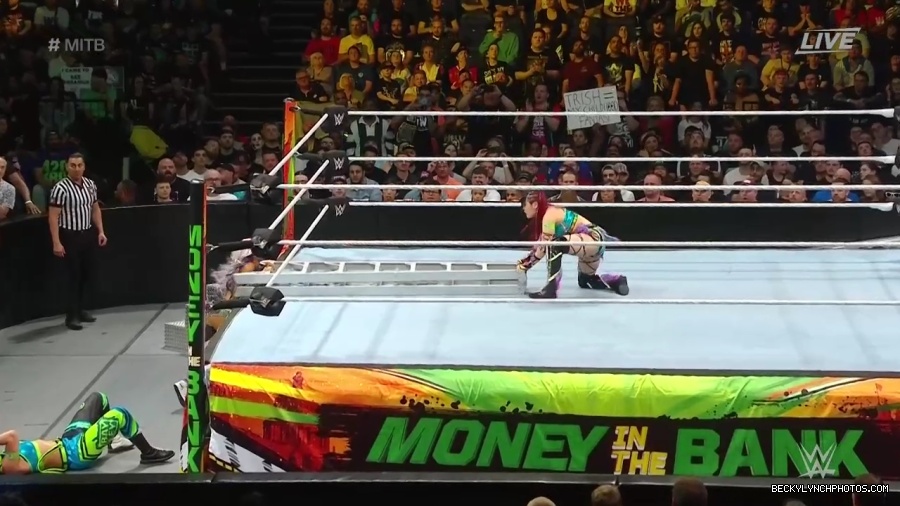 Womens_MITB_mp40184.jpg