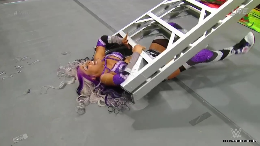 Womens_MITB_mp40188.jpg