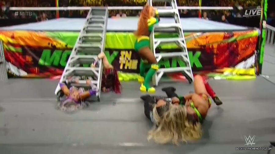 Womens_MITB_mp40255.jpg