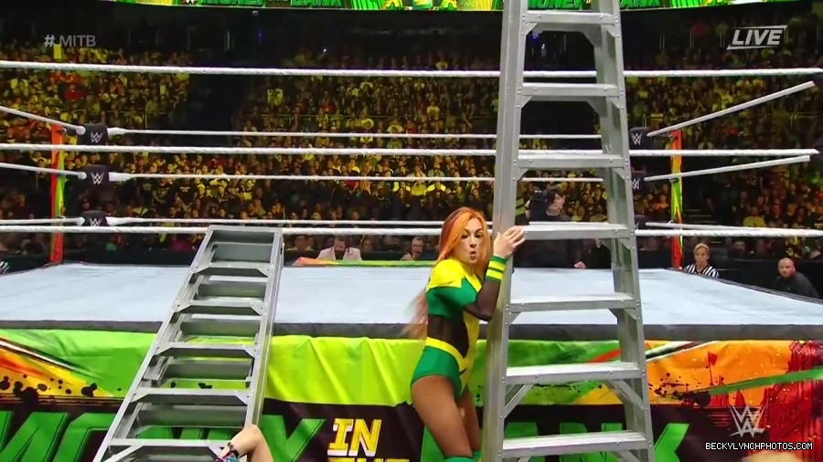 Womens_MITB_mp40256.jpg