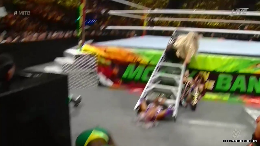 Womens_MITB_mp40266.jpg