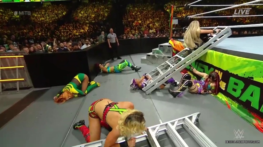 Womens_MITB_mp40267.jpg