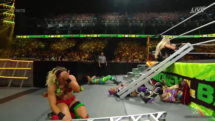 Womens_MITB_mp40268.jpg