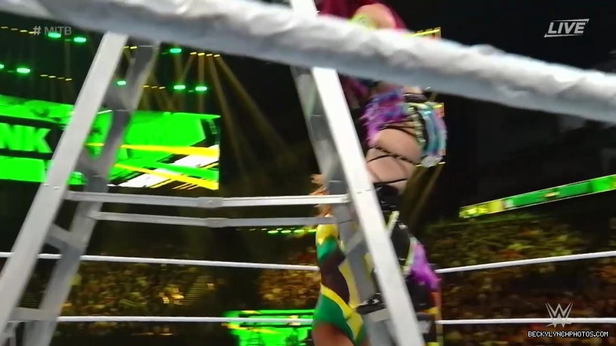 Womens_MITB_mp40420.jpg