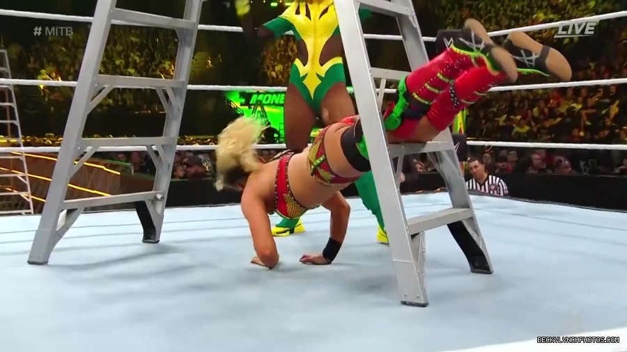 Womens_MITB_mp40458.jpg