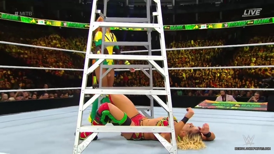 Womens_MITB_mp40461.jpg