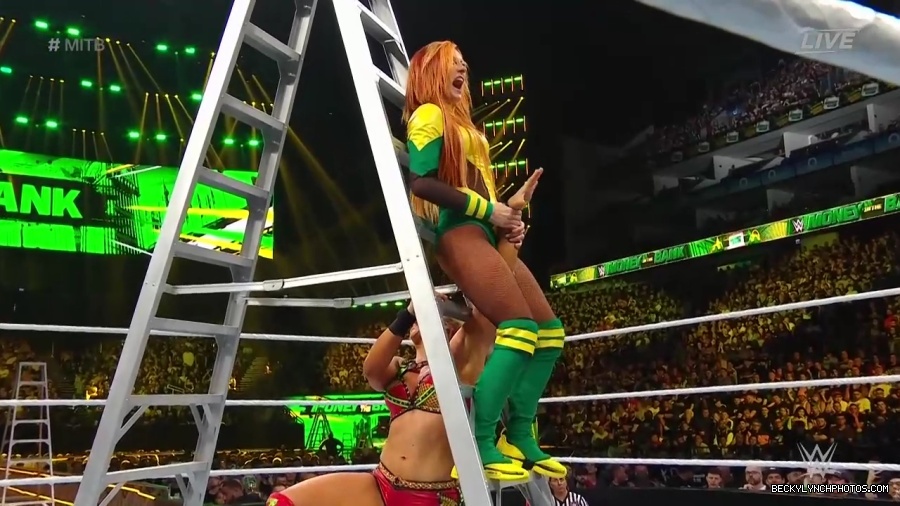 Womens_MITB_mp40470.jpg