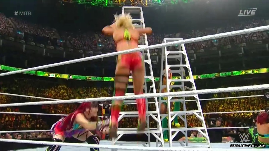 Womens_MITB_mp40561.jpg