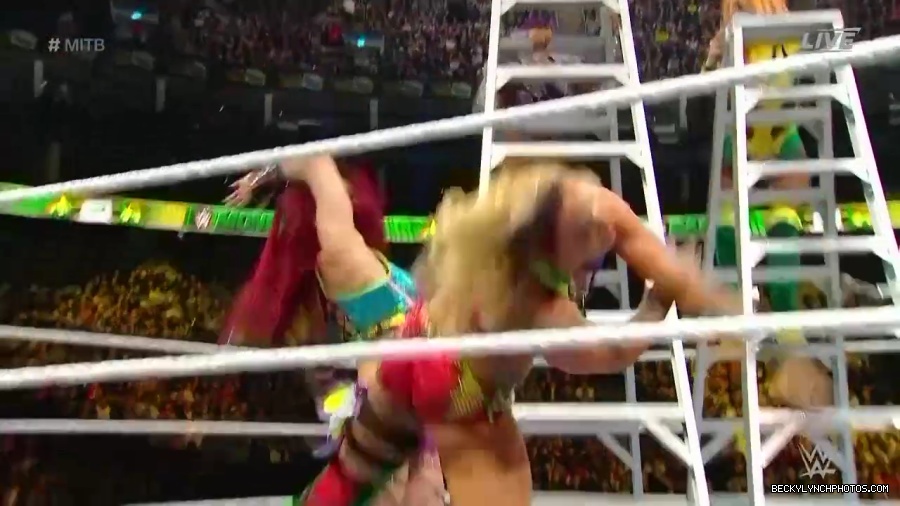 Womens_MITB_mp40563.jpg