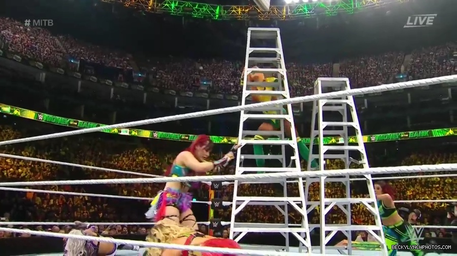 Womens_MITB_mp40567.jpg