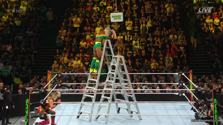 Womens_MITB_mp40697.jpg