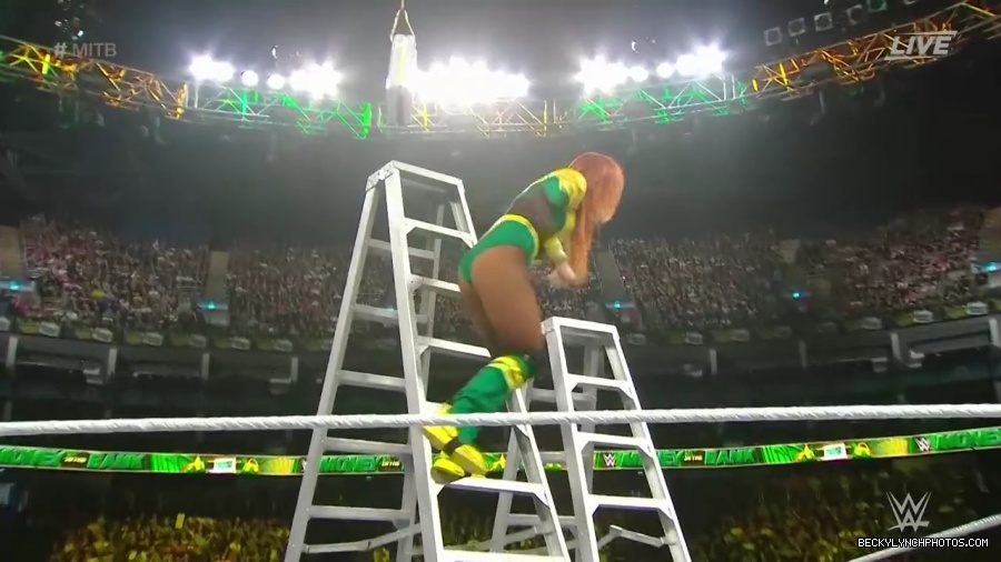 Womens_MITB_mp40703.jpg