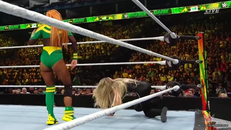 Womens_MITB_mp40770.jpg