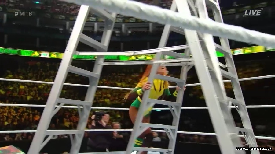 Womens_MITB_mp40772.jpg