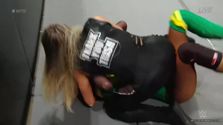 Womens_MITB_mp40865.jpg