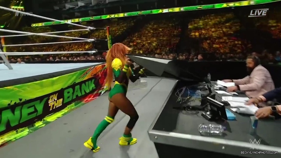 Womens_MITB_mp40908.jpg