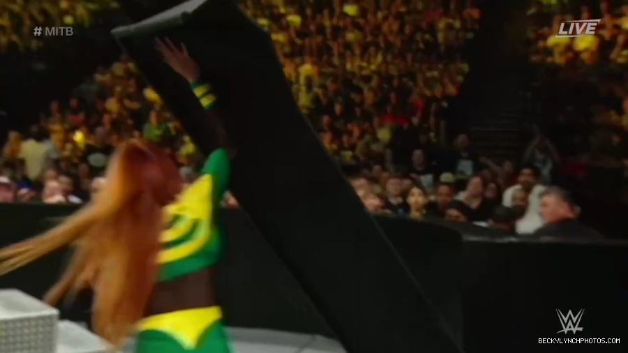Womens_MITB_mp40909.jpg