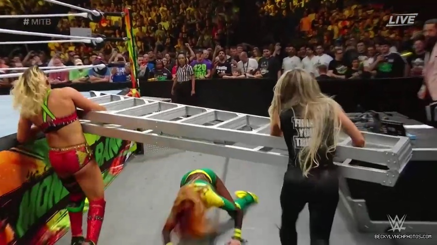 Womens_MITB_mp40930.jpg