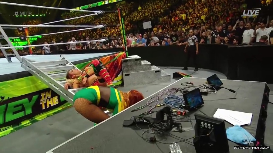 Womens_MITB_mp40950.jpg