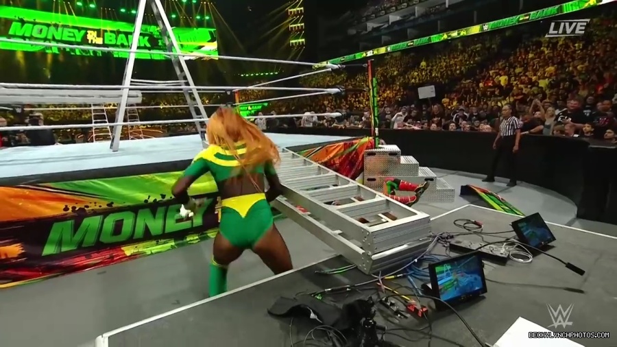 Womens_MITB_mp40955.jpg