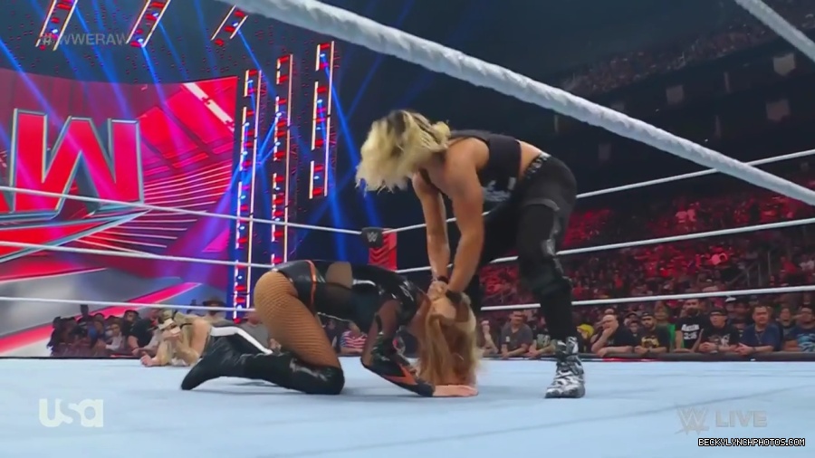 WWE_Monday_Night_Raw_2023_07_31_720p_HDTV_x264-NWCHD_mp40978.jpg