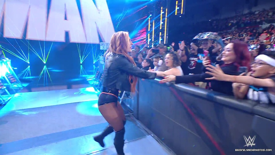 WWE_Raw_01_01_24_Becky_vs_Nia_mp40026.jpg