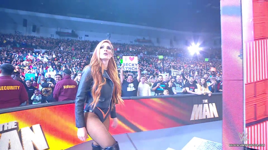 WWE_Raw_01_01_24_Becky_vs_Nia_mp40032.jpg
