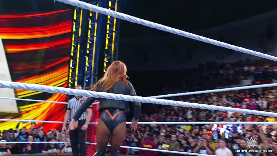 WWE_Raw_01_01_24_Becky_vs_Nia_mp40089.jpg
