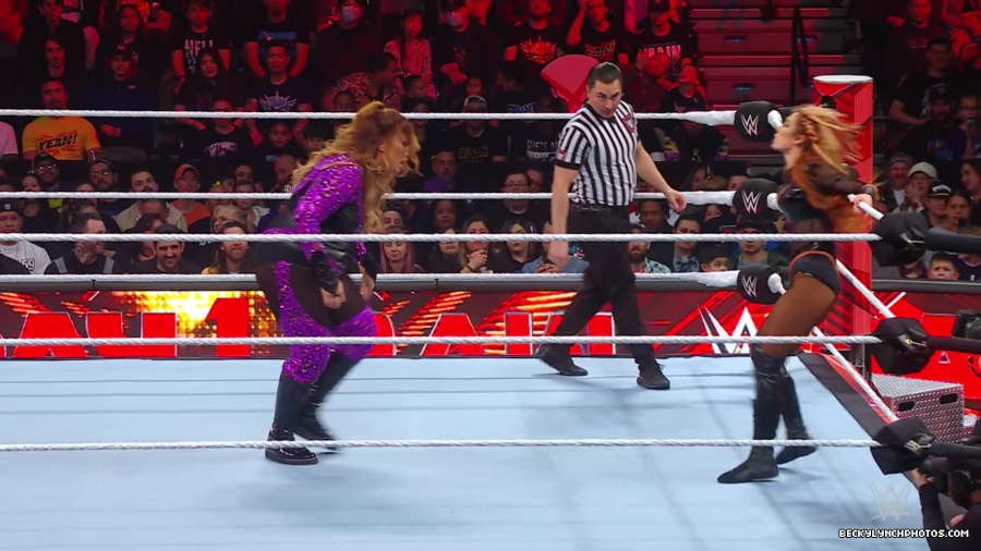 WWE_Raw_01_01_24_Becky_vs_Nia_mp40244.jpg