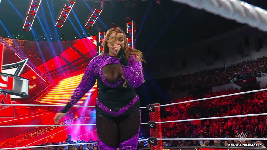WWE_Raw_01_01_24_Becky_vs_Nia_mp40246.jpg